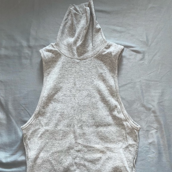 Zara sleeveless turtle neck grey shirt - Picture 4 of 4